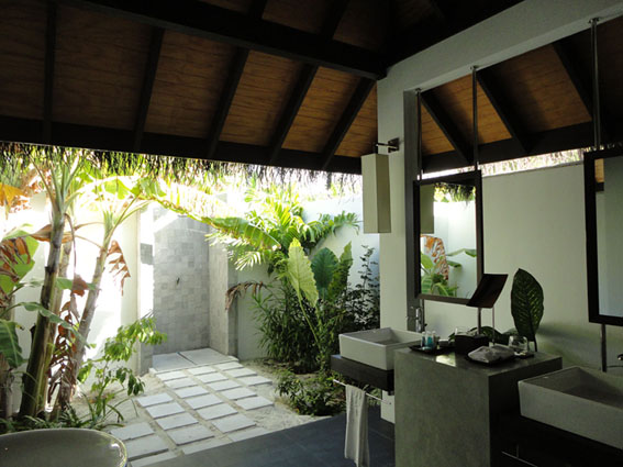 Velassaru - Bathroom