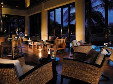 BT Phuket Dining LobbyBar