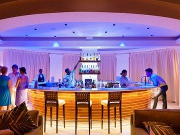 Body Holiday, St Lucia bar