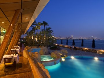 Burj Al Arab Bab Al Yam Poolside Area