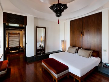 Chedi Muscat Rooms Chedi Club Suite Bedroom V 1