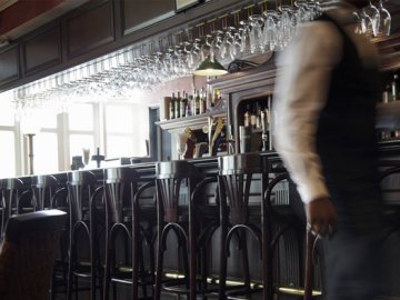 E O Hotel Farquhars Bar