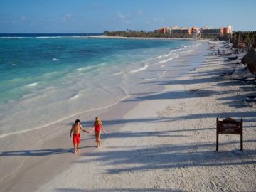 Grand Palladium Colonial Resort & Spa