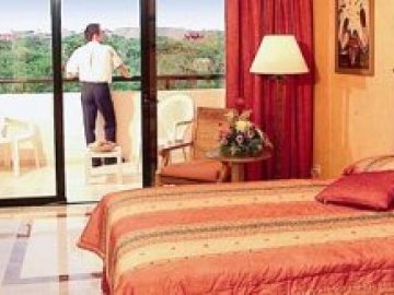 Grand Palladium Colonial Resort & Spa